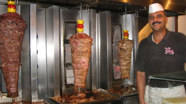 numai bun pentru musulmani kebab cu carne de porc si de cal vandut in occident