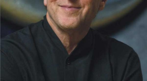 cartea de teatru de la aparitie la difuzare