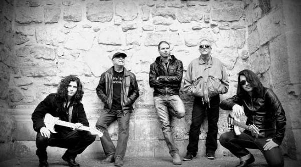 in premiera semnal m la hard rock cafe