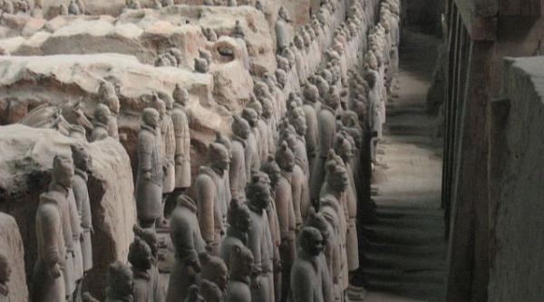 armata de teracota china expusa bucuresti muzeul de istorie