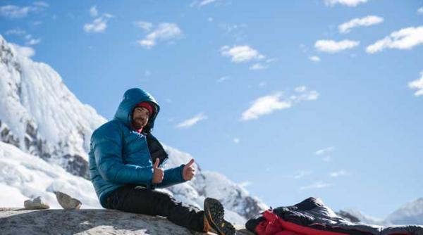 dincolo de everestul din suflet din carpati in himalaya segmente din viata unui alpinist