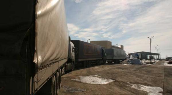 sute de tiruri asteapta sa intre in tara dinspre ucraina