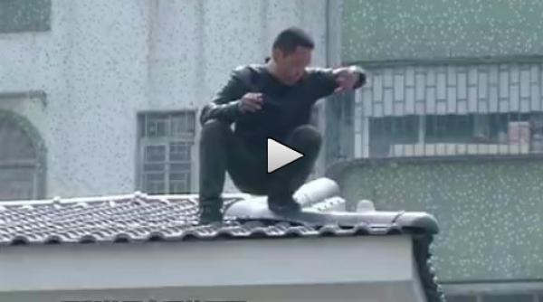 un sinucigas a sarit dupa ce multimea i a scandat in cor sa se arunce video