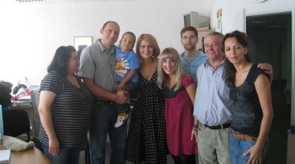 gabriela stefan director general adjunct al fundatiei mereu aproape si colegii ei vorbesc despre copiii salvati si campaniile in care au strans 7 milioane de euro