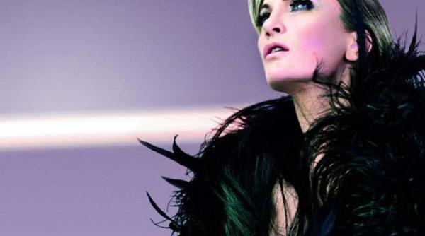 patricia kaas a lansat clipul avec ce soleil