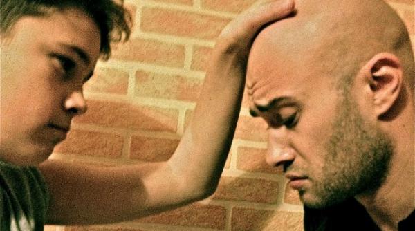 moment emotionant cu mihai bendeac la filmarile teatru tv uite cum comunica de pe scena cu fratele sau