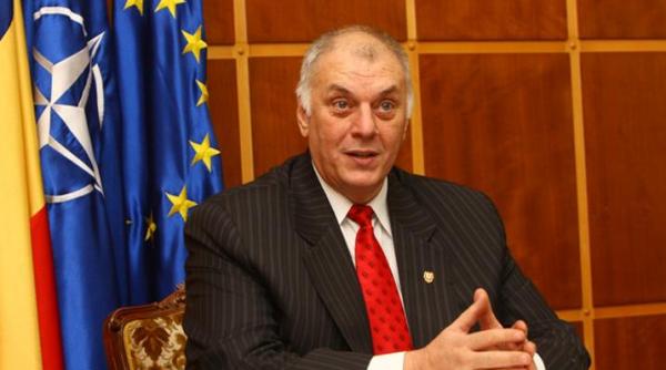 prefectul de mures sunat de basescu era ingrijorat ca tinerii nu sunt educati sa respecte simbolurile tarii