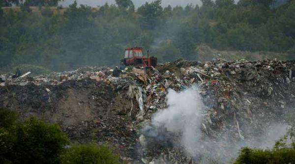 gropile de gunoi infesteaza localitatile