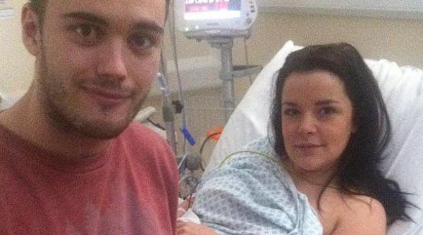 gestul lui a uluit o ce a facut un barbat la numai 5 minute dupa ce iubita lui i a nascut o fetita