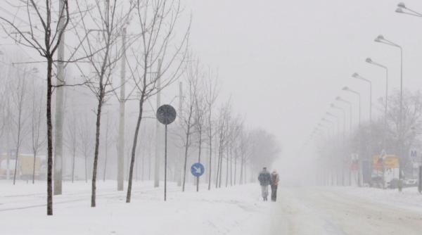 iarna a pus stapanire pe nord vestul tarii ninge abundent traficul rutier pe mai multe drumuri nationale a fost restrictionat