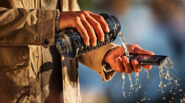 sony xperia z cioplit in sticla