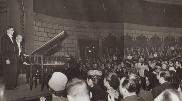 un mare pianist sarbatorit la ateneu valentin gheorghiu la 85 de ani de viata si 70 de ani de la debutul pe scena filarmonicii