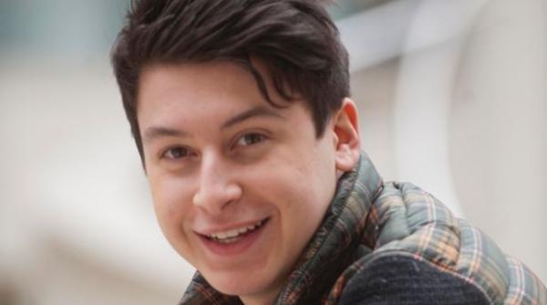 cum a devenit un adolescent milionar fara sa iasa din casa video