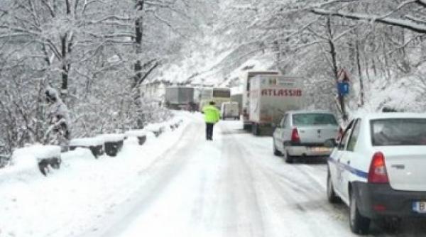 trafic ingreunat pe dn7 la arad un microbuz s a rasturnat