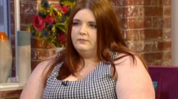 tanara grasa discriminare furt prajituri