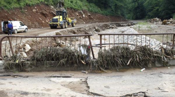 codul portocaliu de inundatii din nord vestul tarii prelungit pana luni la pranz