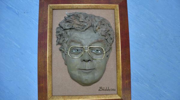 un maior o expozitie de portrete unica in lut