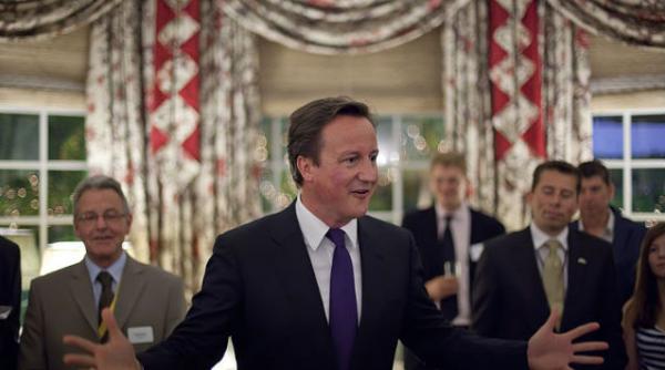 david cameron varianta eroica premierul britanic a salvat o oaie de la inec