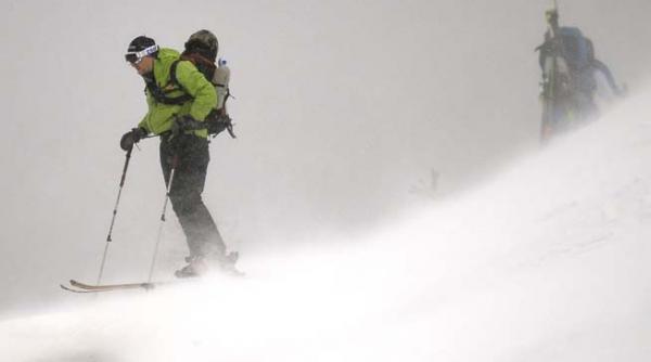 toate traseele montane din arges sunt inchise din cauza riscului mare de avalanse