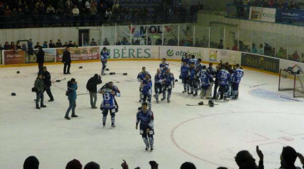in acordurile imnului secuiesc ciucul a devenit din nou campioana romaniei la hochei