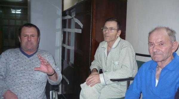 fratia intru suferinta romanii se poarta omeneste unii cu altii doar cand ajung pe un pat de spital