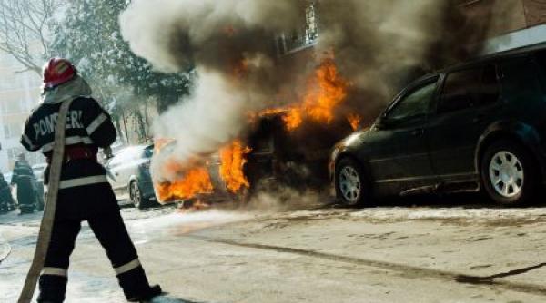 piroman in drumul taberei opt masini au fost distruse de flacari si alte cinci avariate in aceasta dimineata