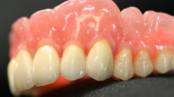 colegiului medicilor dentisti protesteaza fata de sistarea alocarii fondurilor