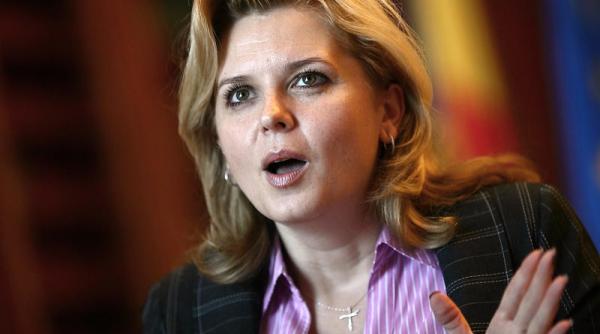 corpul de control al guvernului in calitate de consilier sef tatal robertei anastase incasa prime de 30 000 euro la conpet