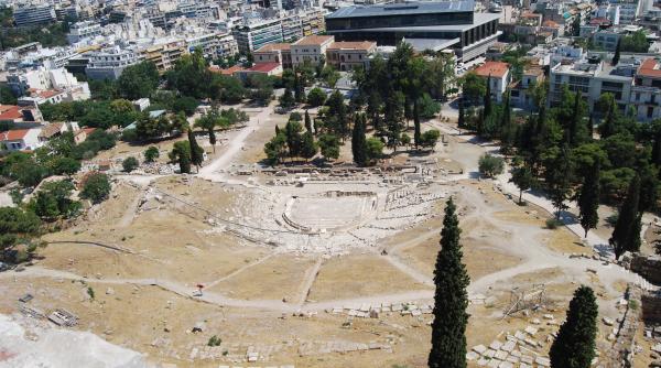 esente tari povestea teatrului