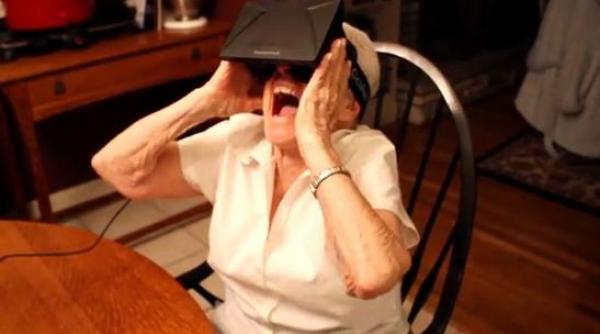 e magic nimeni nu m ar crede reactia incredibila a unei bunicute de 90 de ani care intra in contact cu realitatea virtuala video