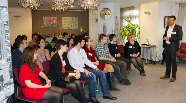 burse de 500 de euro si doua saptamani de shadowing in companii importante proiectul camerei de comert americane pentru studentii romani