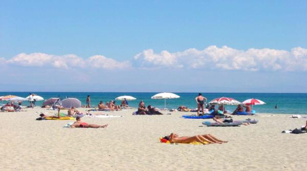 olympic beach statiunea cu nisip auriu din nordul greciei