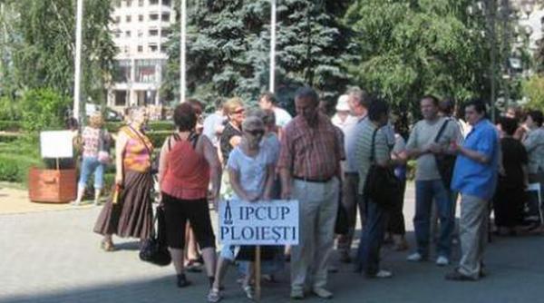 zeci de angajati ai institutului de utilaj petrolier cer sa fie eutanasiati oamenii nu si au mai primit salariile din octombrie 2010