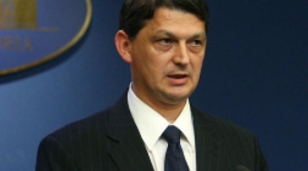 consilierul prezidential gabriel berca si a anuntat demisia din pdl si anunta ca vor fi mai multe demisii in pdl