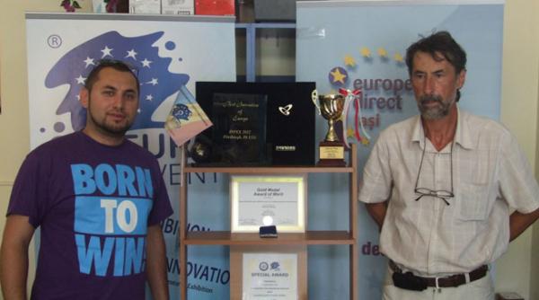 inventatori de o schioapa scolari premiati pentru ca si au creat un nou suport pentru creta numai bun pentru sala de clasa