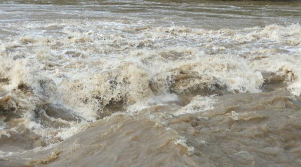 hidrologii au emis avertizare de cod portocaliu de inundatii pe dunare pana pe 30 aprilie