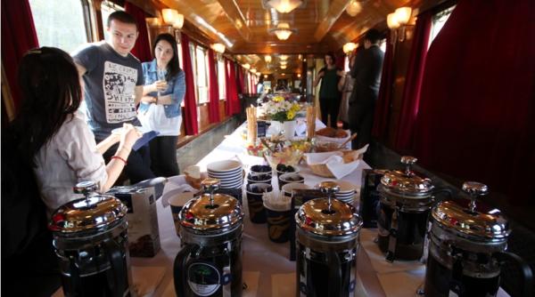 o cafea in trenul regal