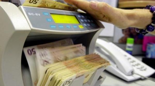 cursul bnr a coborat la 4 3224 lei euro cel mai redus nivel din ultimele 16 luni