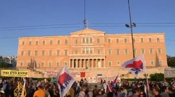 noi masuri de austeritate in grecia adoptate de parlament restructurarea sectorului public prioritara