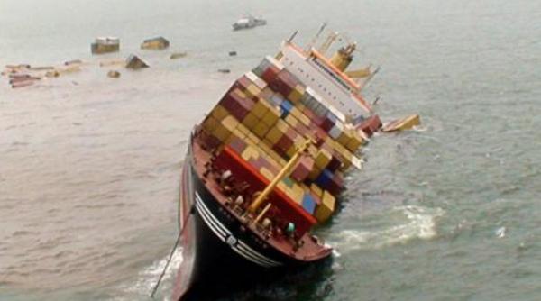 tragedie pe mare doua nave s au ciocnit in largul greciei doi marinari au murit alti opt sunt disparuti