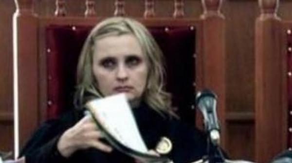 judecatoarea antonela costache cercetata pentru coruptie ramane in arest preventiv