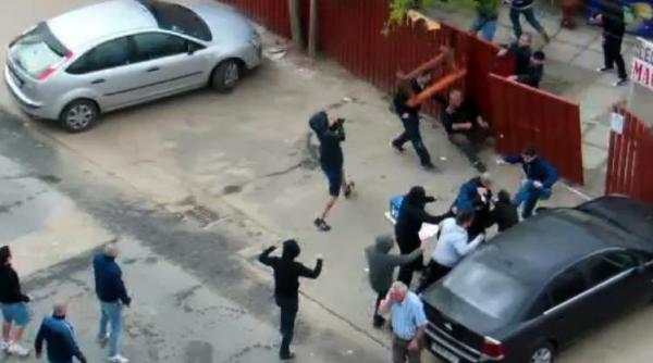 suporterii violenti de la derby ul rapid steaua ridicati de politie si dusi la audieri