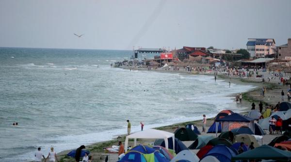 exodul de 1 mai zeci de mii de turisti petrec pe litoral pe valea prahovei la gratar sau pe partii