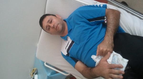 turist mu cat de vipera in timp ce culegea melci din padure