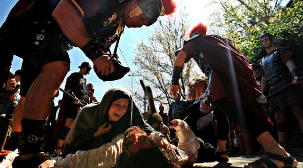 drumul crucii a fost refacut in centrul vechi