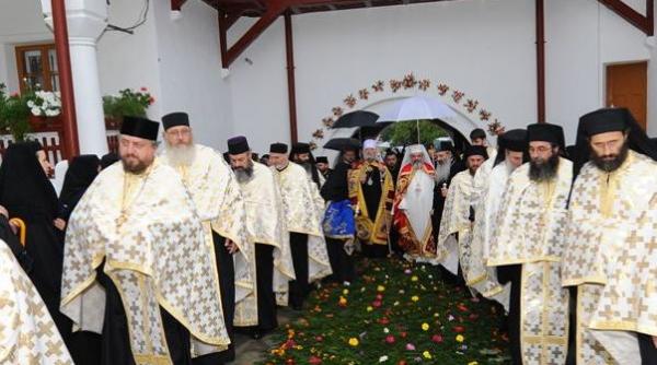 esente tari pelerinaj la manastirea draga