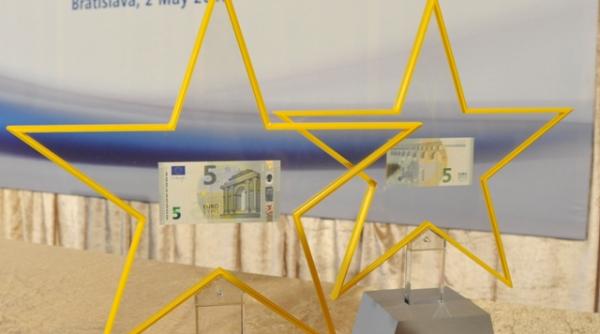 s a lansat o noua bancnota de 5 euro mai greu de falsificat