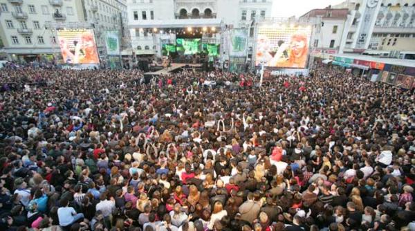 24 de artisti romani sunt gata pentru cel mai mare karaoke din romania