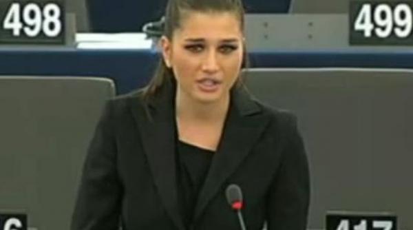 elena basescu isi da cu parerea in scandalul micilor ce solutie a gasit mezina presedintelui