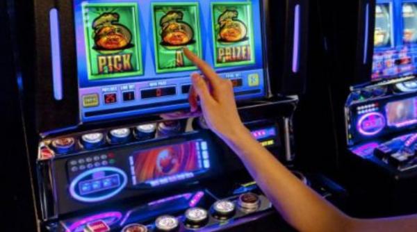 pacanelele interzise in baruri restaurante cinematografe si sediile loteriei